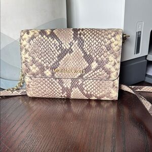 Michael Kors Beige Snake Print  jet set travel chain wallet Crossbody Bag